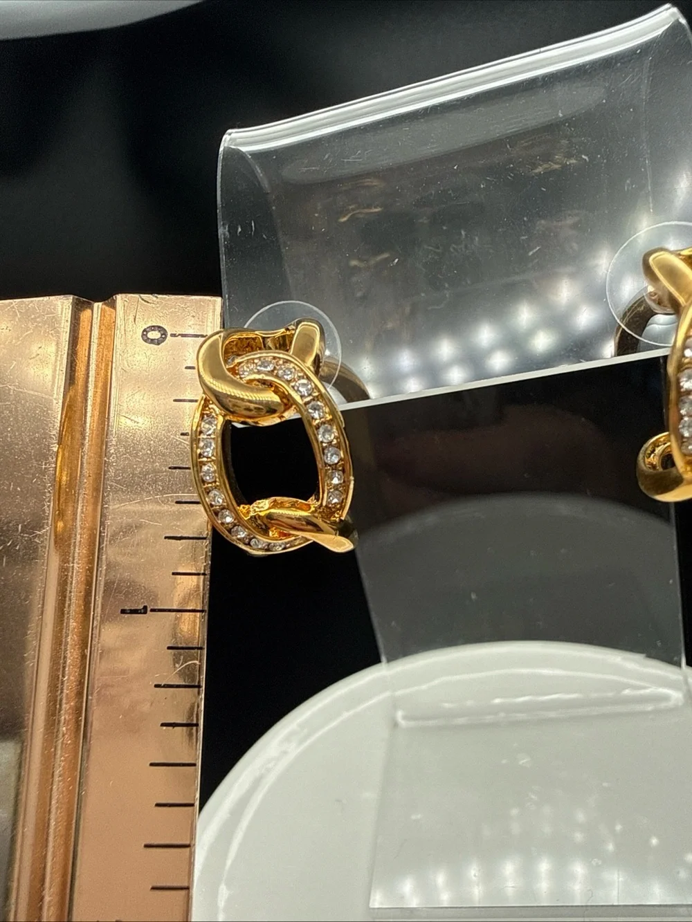 Source‎ Unknown Gold-Tone Crystal Link Earrings